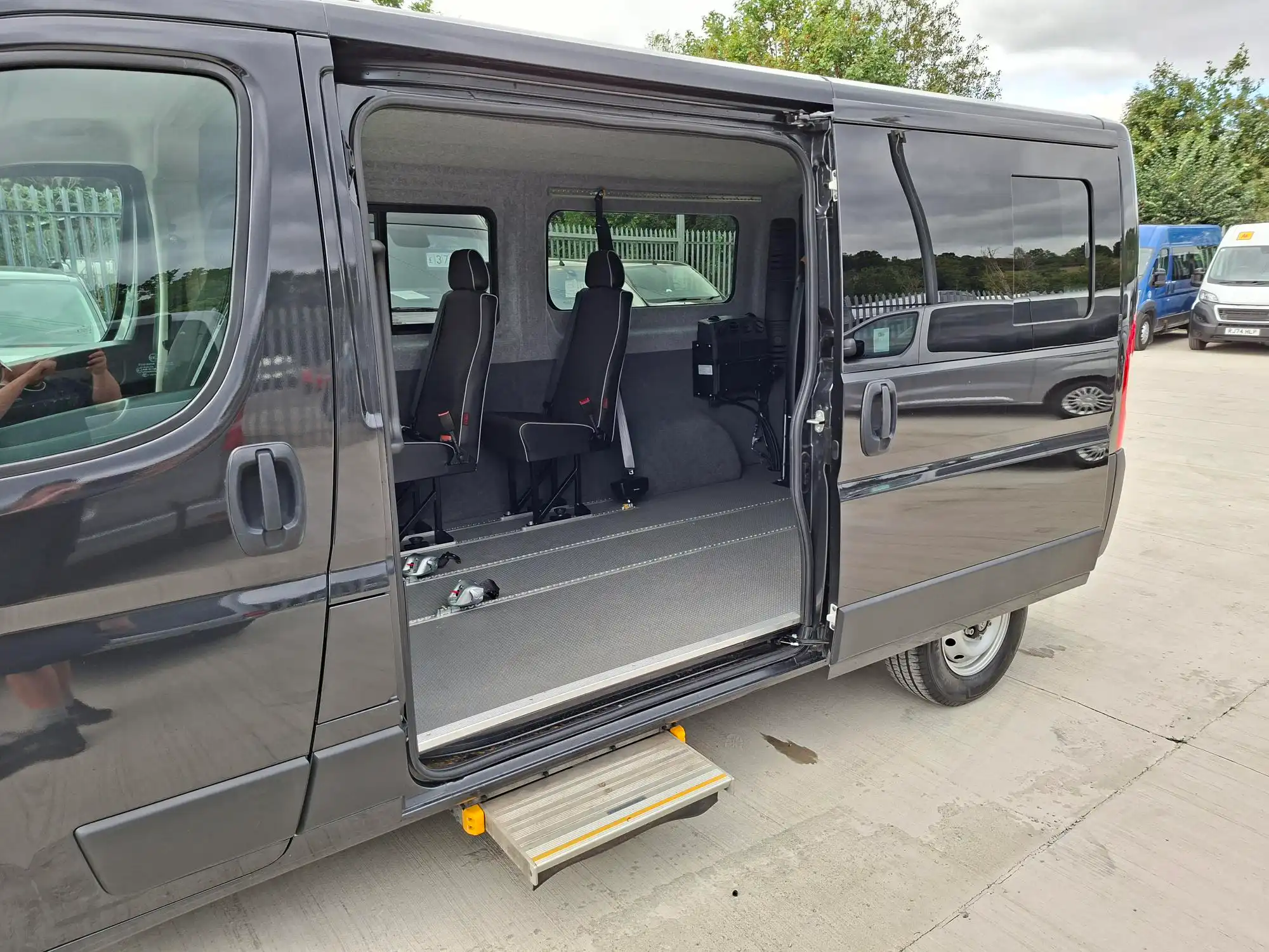 J42120 6