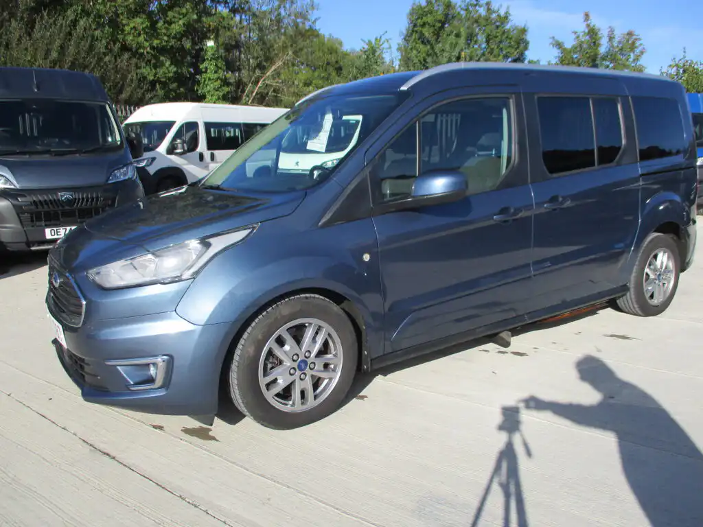 Ford Grand Tourneo Connect 1.5 EcoBlue 120 Titanium Auto J47815