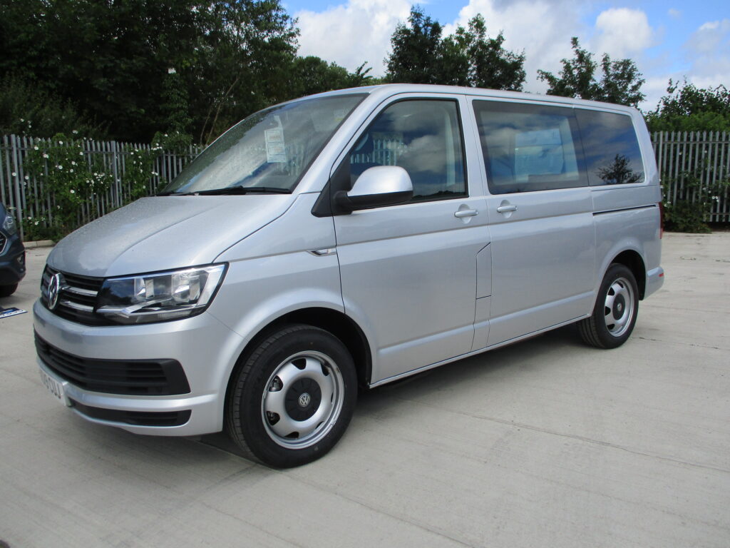 Volkswagen Transporter Shuttle T32 SWB 2.0 TDI 150 SE DSG Bmt J46558