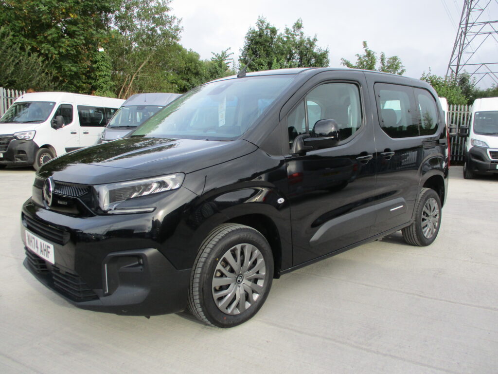 Citroen Berlingo 1.5 BlueHDi 130 Plus M EAT8 Start+Stop J42625